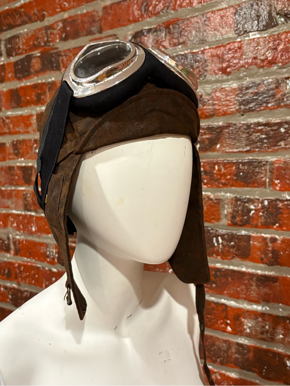 Vintage Aviator Cap with Goggles - Brown